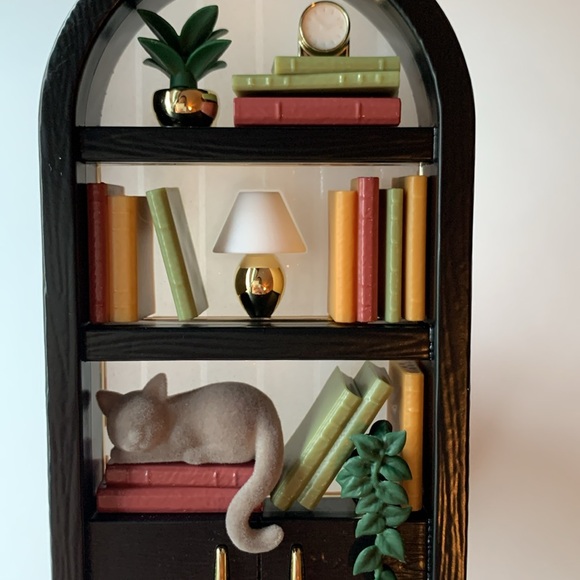 Bath Body Works Bookcase Nightlight Wallflower Plug Sleeping Cat Shelf Light BBW - Picture 4 of 17